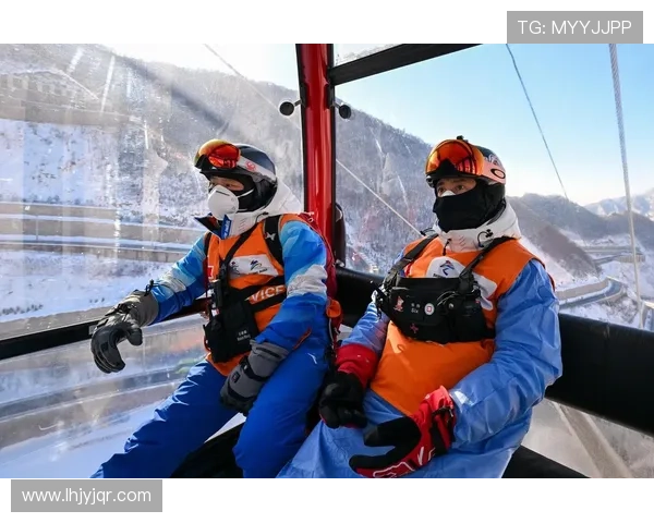 冬奥滑雪带手机受伤原因大揭秘